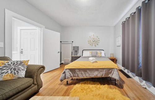 Highland Square Apartment | Highland Square Hideaway, 1 bedroom apartment