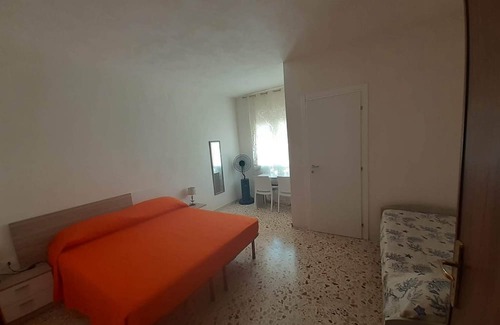 Castelvetrano House | Holiday Home "Baloo" with Shared Pool & Wi-Fi