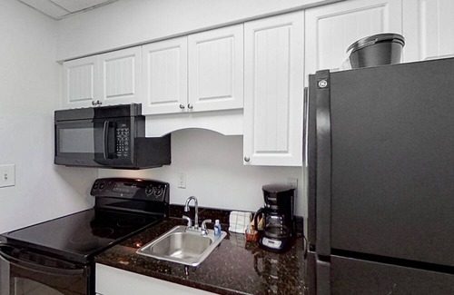 Myrtle Beach Apartment | 2nd Floor Oceanfront Snowbird Friendly Studio w/ WiFi, Shared Pool/Hot Tub, AC