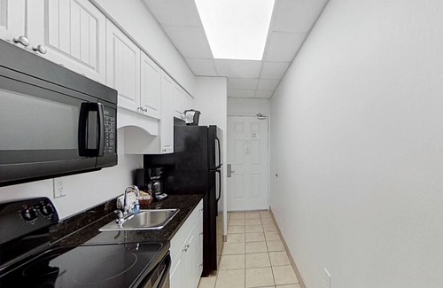 Myrtle Beach Apartment | 2nd Floor Oceanfront Snowbird Friendly Studio w/ WiFi, Shared Pool/Hot Tub, AC