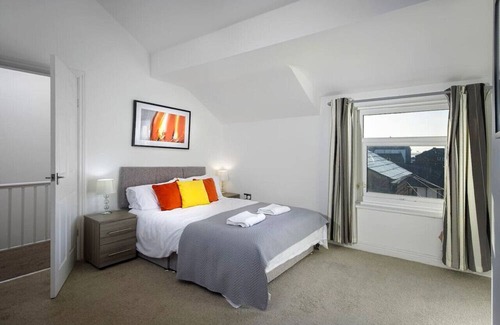 Lytham St. Anne's House | Lytham Place - Exceptionally spacious, central apartment in Lytham St Annes