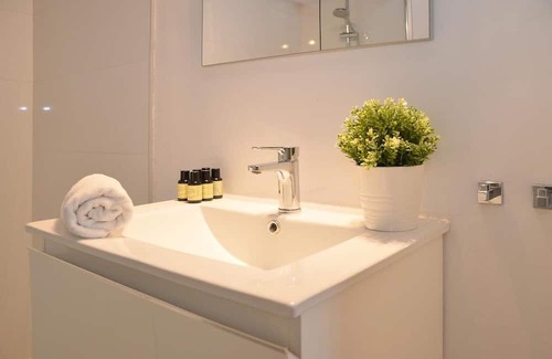 Santa Cruz de Tenerife Apartment | 55 m2 apartment with two bedrooms, living room with sofa bed and two bathrooms