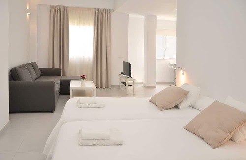 Santa Cruz de Tenerife Apartment | 30m2 distributed in cozy open and bright spaces.