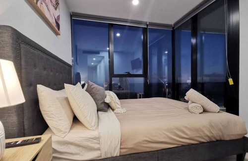 Broadbeach Apartment | 2 Bedroom 2 Bathroom StarResidence - Gold Coast with Best Ocean view GC42