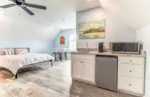 Long Beach Condo | Aubrey's Lookout at LazyOak.Life
