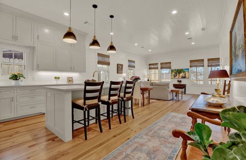 Fredericksburg House | LOCATION! One Block to Main Street/Wineries!