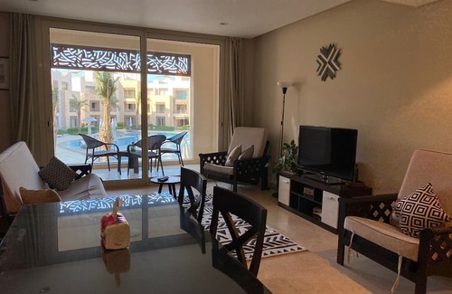 El Gouna Apartment | Taj Home, mangroovy 2,5BR pool view.free beach access