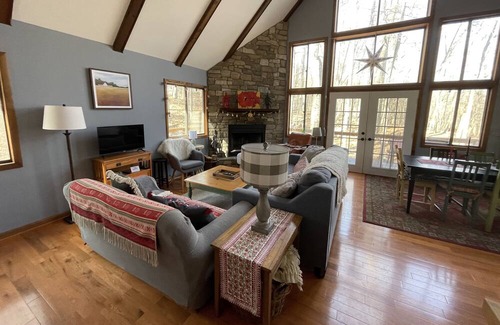 Berkeley Springs Cabin | Into the woods- Check out the newly renovated and restocked kitchen!