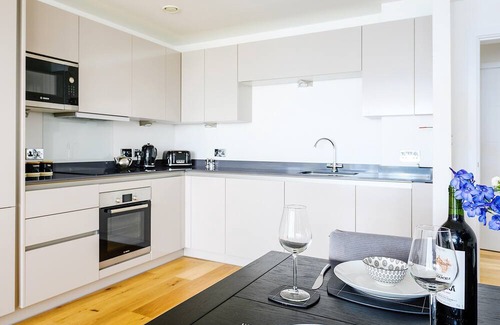 Lusty Glaze Apartment | 32 ONE Lusty Glaze - Apartment with breath taking sea and coastal views, lift, car parking