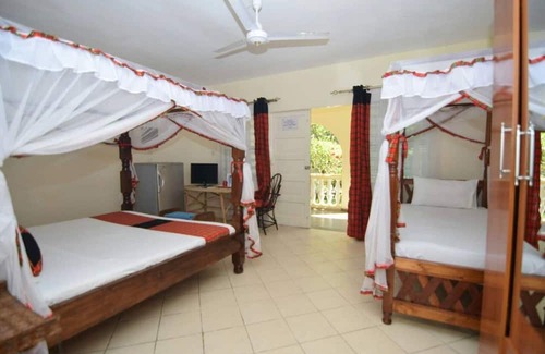 Bamburi House | Maasai resort Bamburi, Kenya🇰🇪