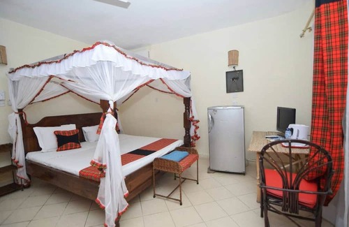 Bamburi House | Maasai resort Bamburi, Kenya🇰🇪