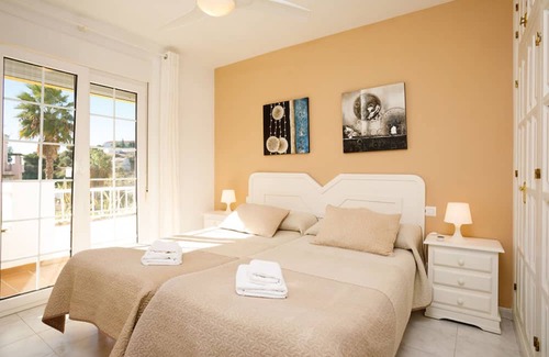 Nerja Apartment | Suite Nº 5 (1 double room and 1 single room)