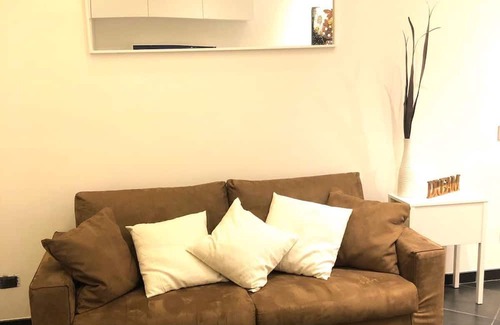 Rione XIV Borgo House | The Vatican Apartment