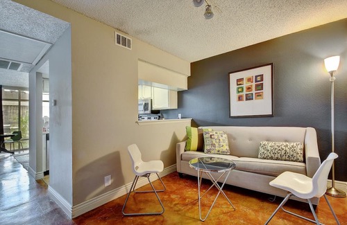 Downtown Austin Apartment | The Littlefields by Lodgewell | Updated Loft | A5