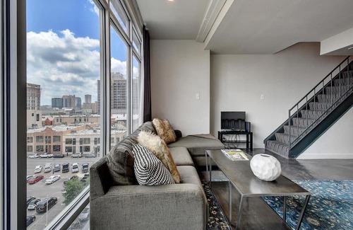 Downtown Austin Apartment | The Littlefields by Lodgewell, Stylish Loft, Downtown Views