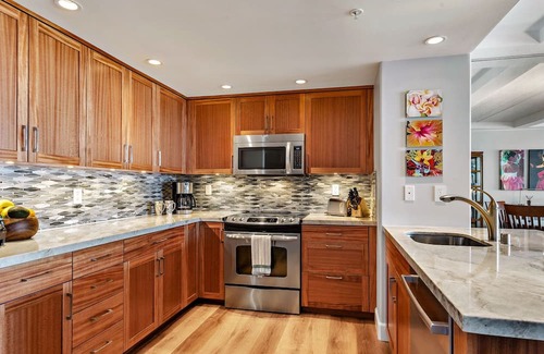 Kaanapali Condo | Maui Resort Rentals: Whaler 959 - Remodeled 9th Floor 1BR w/ Stunning Ocean and West Maui Mountain Views!