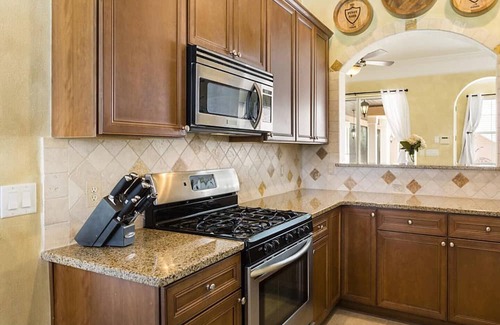 Reunion House | Stylish Villa with Grand Views at Reunion