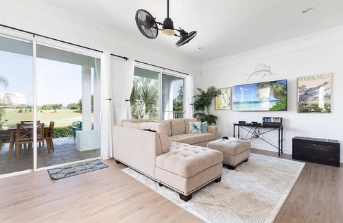 Reunion House | Stylish Villa with Grand Views at Reunion