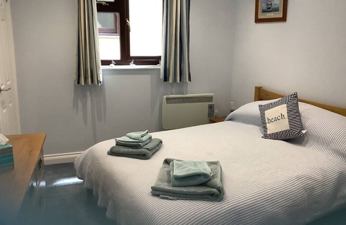 Mevagissey House | Delightful home with balcony overlooking the sea. Easy access, Free car park