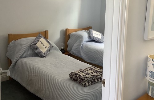 Mevagissey House | Delightful home with balcony overlooking the sea. Easy access, Free car park