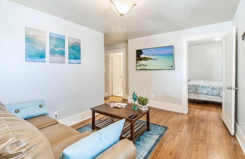 Central Oklahoma City Apartment | Aloha, Beaches - near Uptown 23rd & Asian District