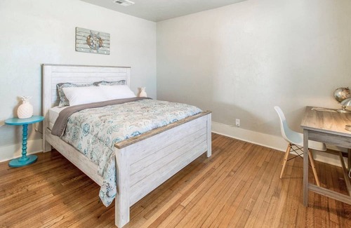 Central Oklahoma City Apartment | Aloha, Beaches - near Uptown 23rd & Asian District