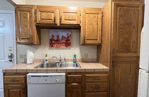 St. George Condo | Sunny Escapes Getaway - Your home away from home!