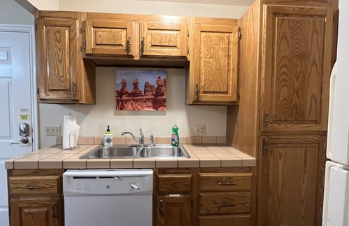St. George Condo | Sunny Escapes Getaway - Your home away from home!