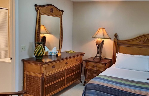 Pelican House | 4 Bedroom 3 bath Canal, South facing Pool home,