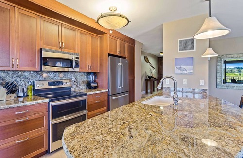Kaanapali Condo | MRR Presents Kaanapali Ali'i 272 - Remodeled 7th Floor Corner 2BR w/ Partial Ocean AND Mountain Views!