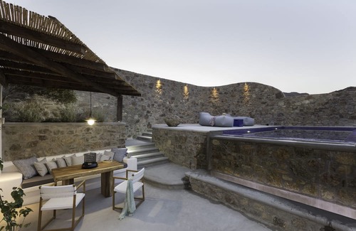 Panormos Villa | Superior Suite With Private Pool and sea View