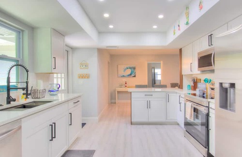 Largo Apartment | The Mermaid and the Sea Turtle