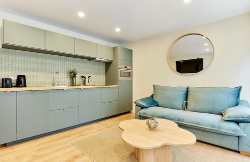 Charonne Apartment | Superb Apartment Center of Paris