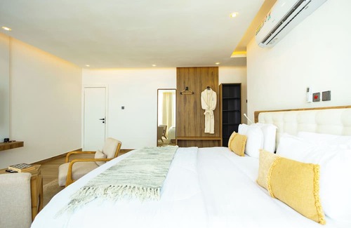 Nyanyanu Resort | IAA Grande