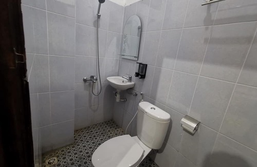 Tarakan Hotel | OYO 94776 Griya Cempaka