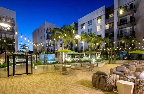 Lyon Street Apartment | Sunlit Retreat 10 Min From Disneyland With Pool GYM