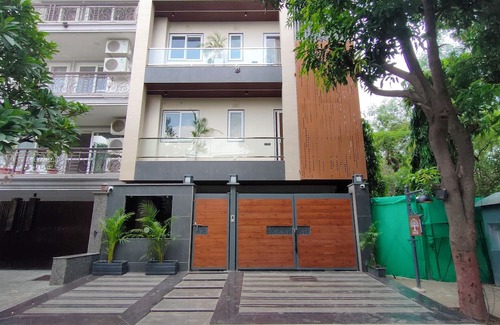 DLF City Apartment | Let'stay DLF Phase- 1