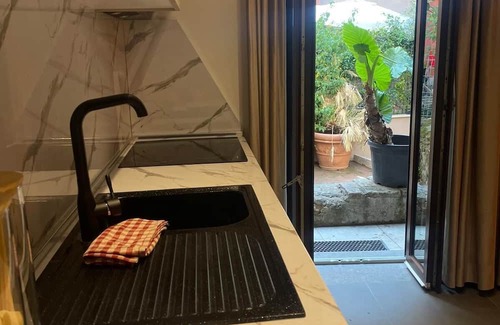 Monti Villa | Exclusive 2-Bed Villa 5 min to Colosseum