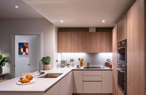 Nine Elms Apartment | 2bed-2bath-2balconylondoneyeview