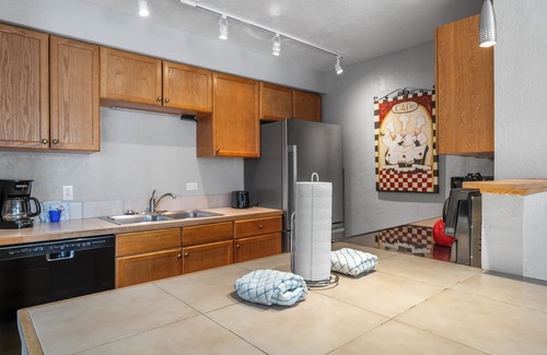 Dillon Apartment | Lake Cliffe #108, Building F