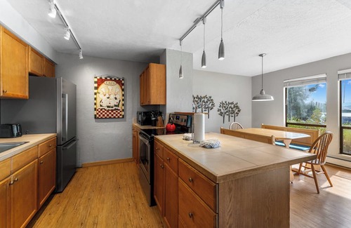 Dillon Apartment | Lake Cliffe #108, Building F