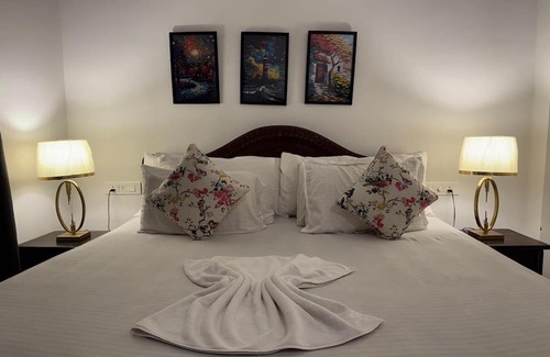Morjim Hotel | Apricot Inn