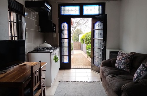 Greater Johannesburg Metropolitan Area Apartment | Charming Studio Oasis in Kensington, Johannesburg