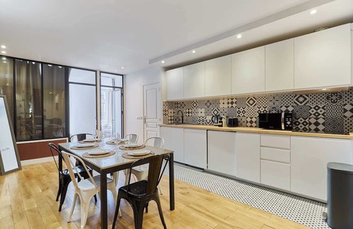 Les Halles Apartment | Charming Flat in the Heart of Paris