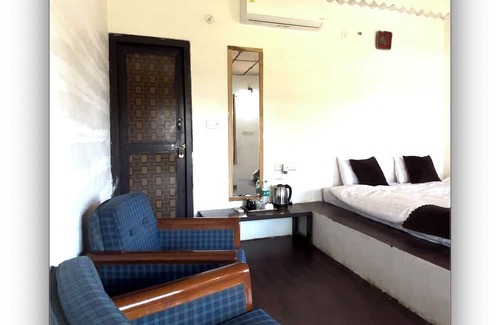 Sariska Hotel | Alampat Nest