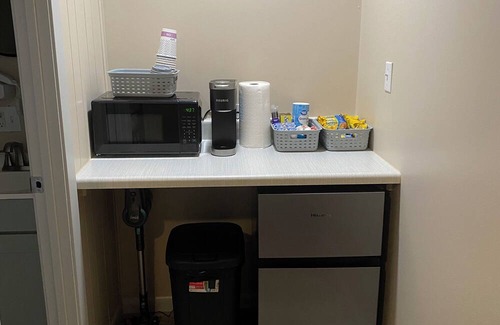 Brinkley Bed & Breakfast | Pawpaw's Cozy Comfy Studio-Unit A. Pet Friendly