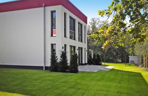 Gartenstadt Apartment | Apartment in Strausberg Near Straussee Lake