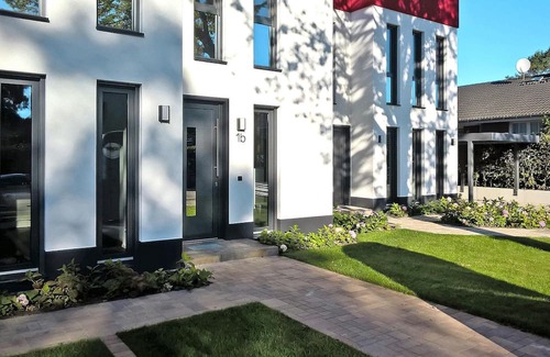 Gartenstadt Apartment | Apartment in Strausberg Near Straussee Lake