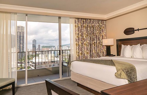 Princeville Resort | Wyndham Royal Garden at Waikiki: Cozy Studio Suite in a Luxury Honolulu Resort