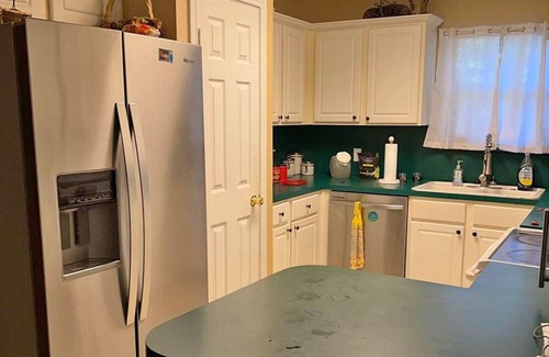 West Tawakoni House | Lake house. One bedroom with walking closet. Shared bath with his/her vanity